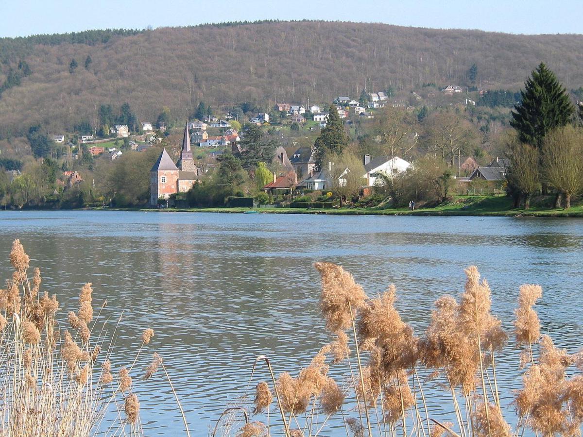 Maison Et Velos A Godinne Dans La Vallee De La Meuse Exterior photo